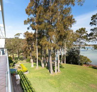 Unit 1 44 Danalene Pde fantastic waterfront property with air con - Tweed Heads Accommodation