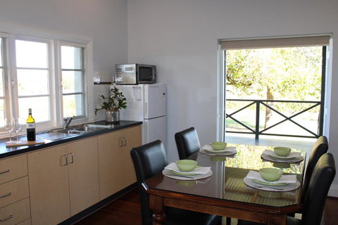 Upper Reach Spa Cottage - Tweed Heads Accommodation 3