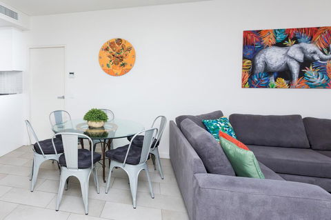 Urban Jungle! Executive Apartment In Heart Of CBD - Tweed Heads Accommodation 2