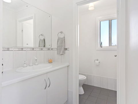 VALLEY VIEWS - 10 Valley Heights Drive - Tweed Heads Accommodation 1