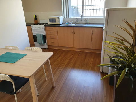 Value 2 Bed Villa Close To QEH + Airport + City + Beach - Tweed Heads Accommodation 3