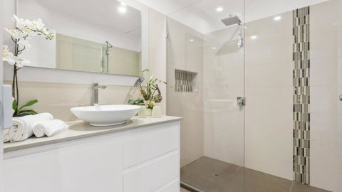 VIEWS AT MCCRAE..... - Tweed Heads Accommodation 0