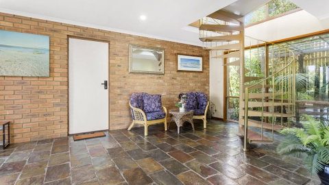 VIEWS AT MCCRAE..... - Tweed Heads Accommodation 1