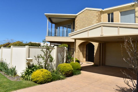 VIEWS FOREVER - INVERLOCH - Tweed Heads Accommodation 0