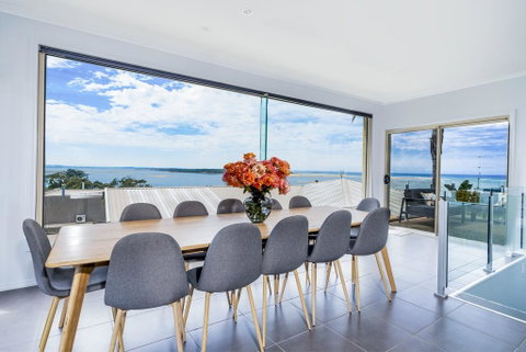 VIEWS FOREVER - INVERLOCH - Tweed Heads Accommodation 1