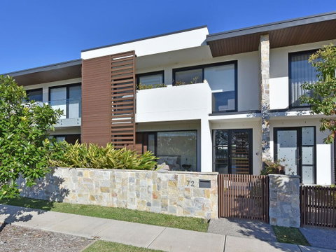 Villa Catania Waterside At Trinity Point - Tweed Heads Accommodation 0