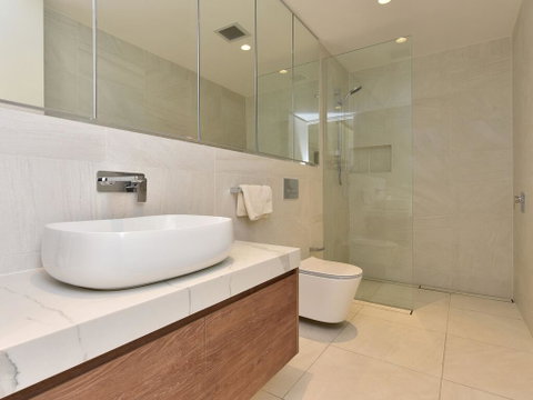 Villa Catania Waterside At Trinity Point - Tweed Heads Accommodation 3