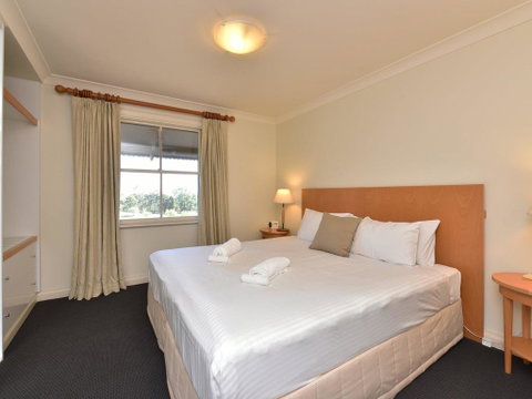 Villa Executive 2br Ferre Resort Condo Located Within Cypress Lakes Resort (nothing Is More Central) - Tweed Heads Accommodation 2