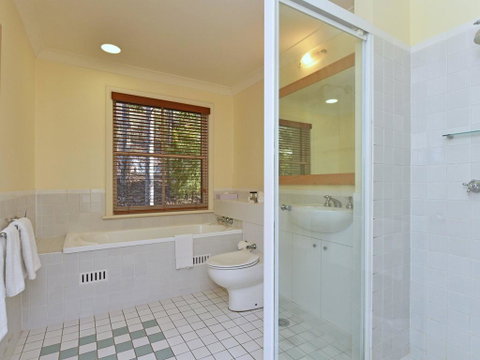 Villa Executive 2br Pokolbin Resort Condo Located Within Cypress Lakes Resort (nothing Is More Central) - Tweed Heads Accommodation 2