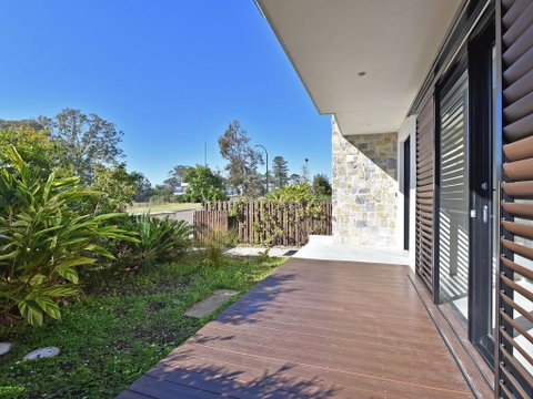 Villa Positano Waterside At Trinity Point - Tweed Heads Accommodation 2