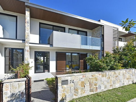 Villa Positano Waterside At Trinity Point - Tweed Heads Accommodation 0