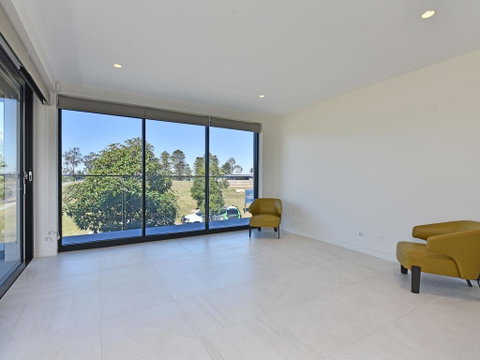 Villa Sorrento Waterside At Trinity Point - Tweed Heads Accommodation 3