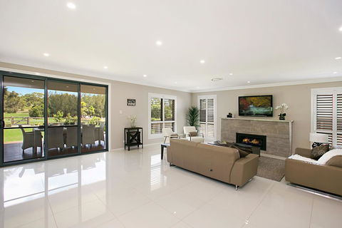 Vin De Vie - Tweed Heads Accommodation 2