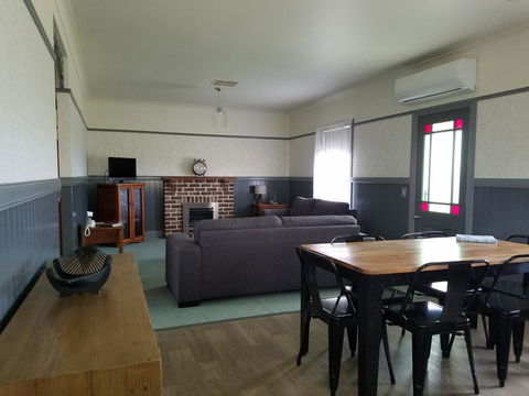 Wagga Wagga Country Cottages - Tweed Heads Accommodation 0