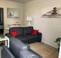 Walk to Lamberts Beach with Wi-fi and Netflix - Tweed Heads Accommodation