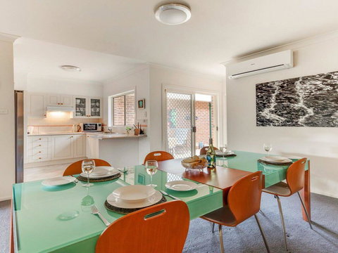 Walling-Clifton Gardens - Backing Onto Golf Course - Tweed Heads Accommodation 3