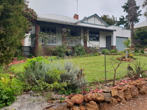 Walnut Cottage - 2 Bedroom Pet Friendly Country Cottage - Tweed Heads Accommodation 0