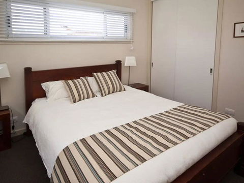 Wangi Lakehouse - Renovated Lake Macquarie Lakefront Location - Tweed Heads Accommodation 3