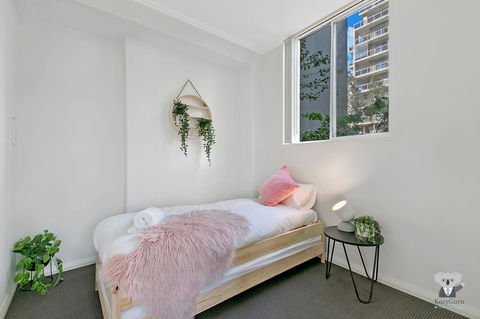 WARRICK FRAM 3 BEDS APT FREE PARKING WALK TO WESTFIELD CLOSE TO HOSPITAL NWF003 - Tweed Heads Accommodation 1