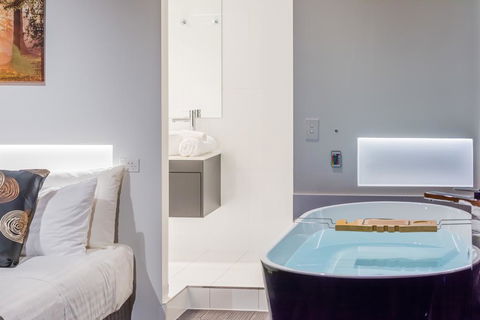 Waterfall Springs Retreat - Tweed Heads Accommodation 0