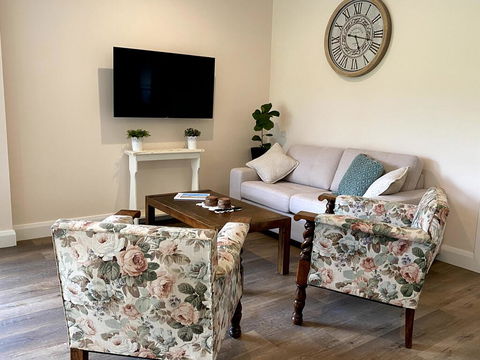 Waterfall Unit Farm Stay - Tweed Heads Accommodation 3