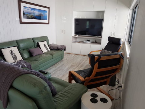 Waterfront 2 Bed Luxury Apartment In Corlette, Port Stephens - Sleeps 4 - Tweed Heads Accommodation 1