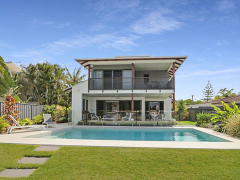 WATERFRONT HOME BORDERING MOOLOOLABA - Tweed Heads Accommodation 0