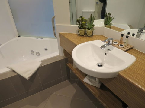 Waterfront@Waves - Tweed Heads Accommodation 1