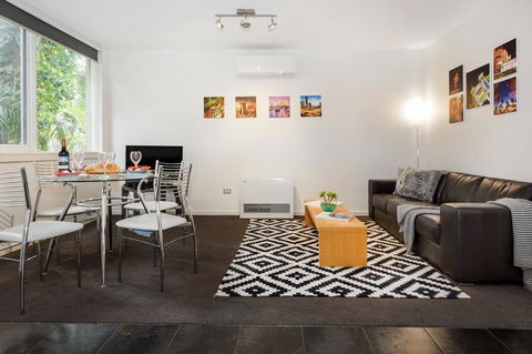 Melbourne Villa - Tweed Heads Accommodation 1