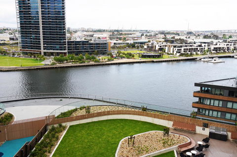 Auzzie Apartments Docklands, Melbourne - Tweed Heads Accommodation 10
