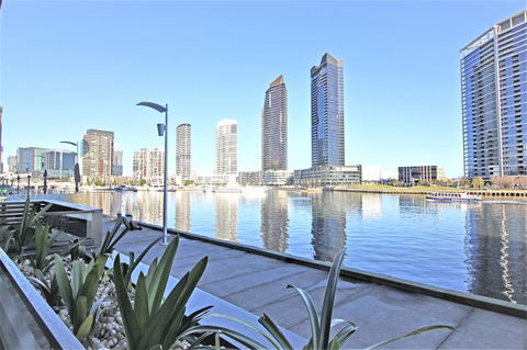 Auzzie Apartments Docklands, Melbourne - Tweed Heads Accommodation 13