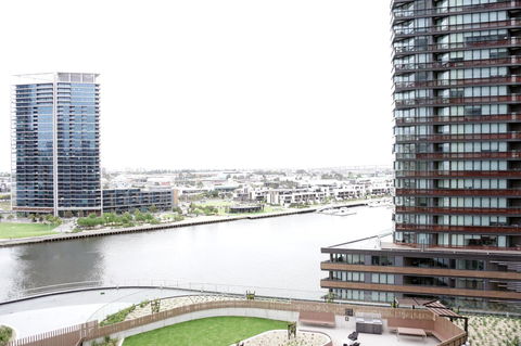 Auzzie Apartments Docklands, Melbourne - Tweed Heads Accommodation 6