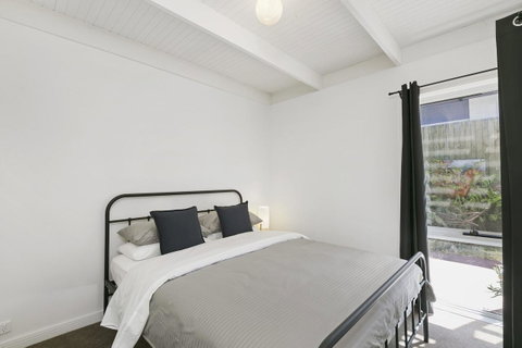 Mysa Anglesea Sleeps 7 WiFi SmartTV Cafes Shops - Tweed Heads Accommodation 8