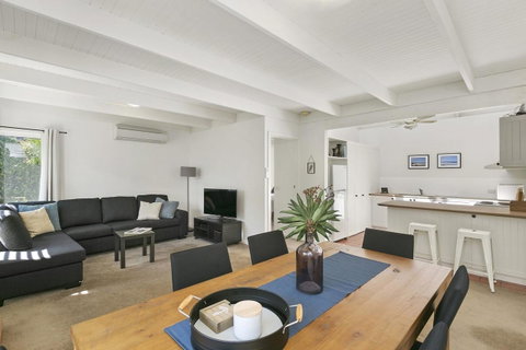 Mysa Anglesea Sleeps 7 WiFi SmartTV Cafes Shops - Tweed Heads Accommodation 4