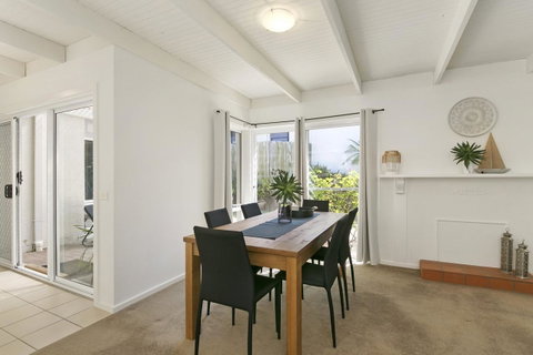 Mysa Anglesea Sleeps 7 WiFi SmartTV Cafes Shops - Tweed Heads Accommodation 9