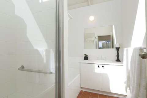 Mysa Anglesea Sleeps 7 WiFi SmartTV Cafes Shops - Tweed Heads Accommodation 11