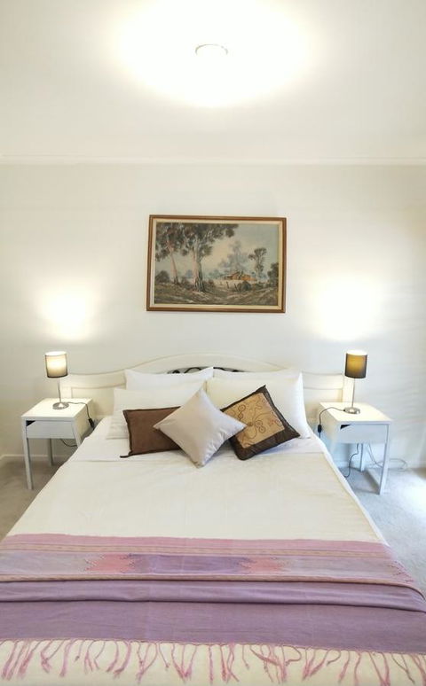 The Gallery Hours - Tweed Heads Accommodation 1