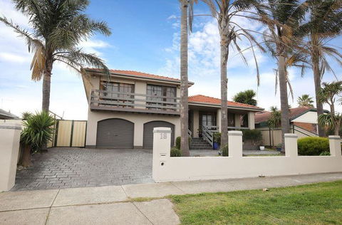 The Gallery Hours - Tweed Heads Accommodation 7