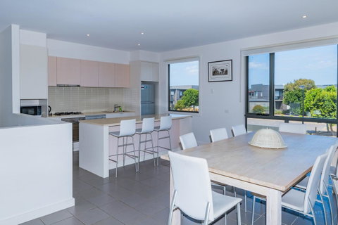 1 Sunset Place - Tweed Heads Accommodation 0