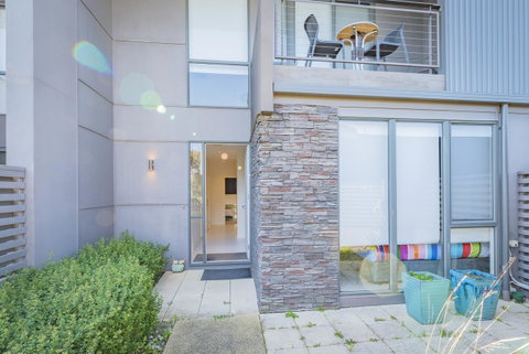 Stylish 3 Bedroom Townhouse - Free Parking - Tweed Heads Accommodation 0