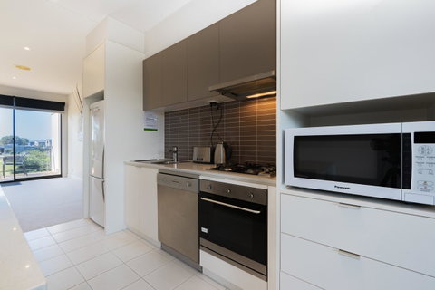 Stylish 3 Bedroom Townhouse - Free Parking - Tweed Heads Accommodation 10