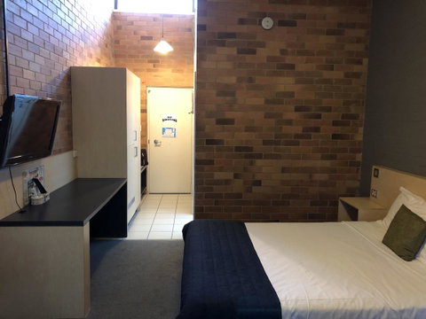Bribie Island Hotel - Tweed Heads Accommodation 3