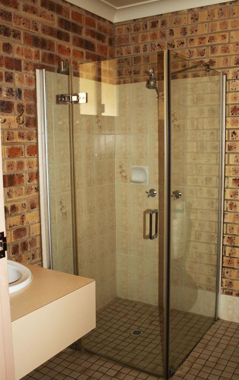Clermont Country Motor Inn - Tweed Heads Accommodation 8