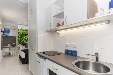 By The Sea Port Douglas - Tweed Heads Accommodation 13