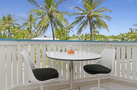 By The Sea Port Douglas - Tweed Heads Accommodation 18