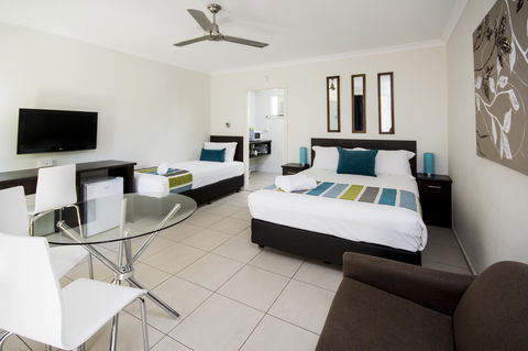 The Beach Motel Hervey Bay - Tweed Heads Accommodation 4