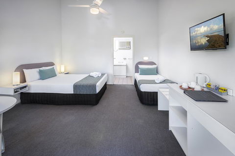 The Beach Motel Hervey Bay - Tweed Heads Accommodation 12