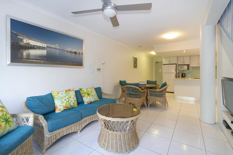 The White House Port Douglas - Tweed Heads Accommodation 24