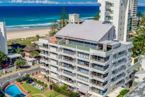 Surfers Chalet - Tweed Heads Accommodation 9
