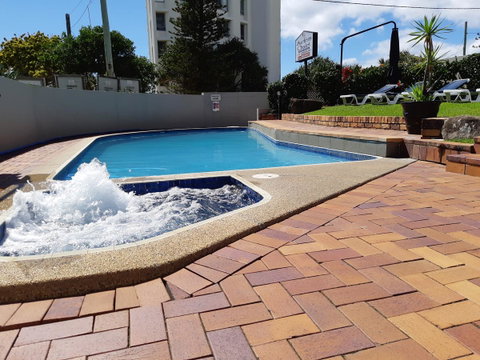 Surfers Chalet - Tweed Heads Accommodation 3
